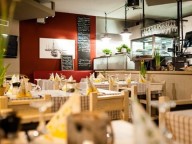 Partyraum: Mediterranes Restaurant und Bar am Hafen